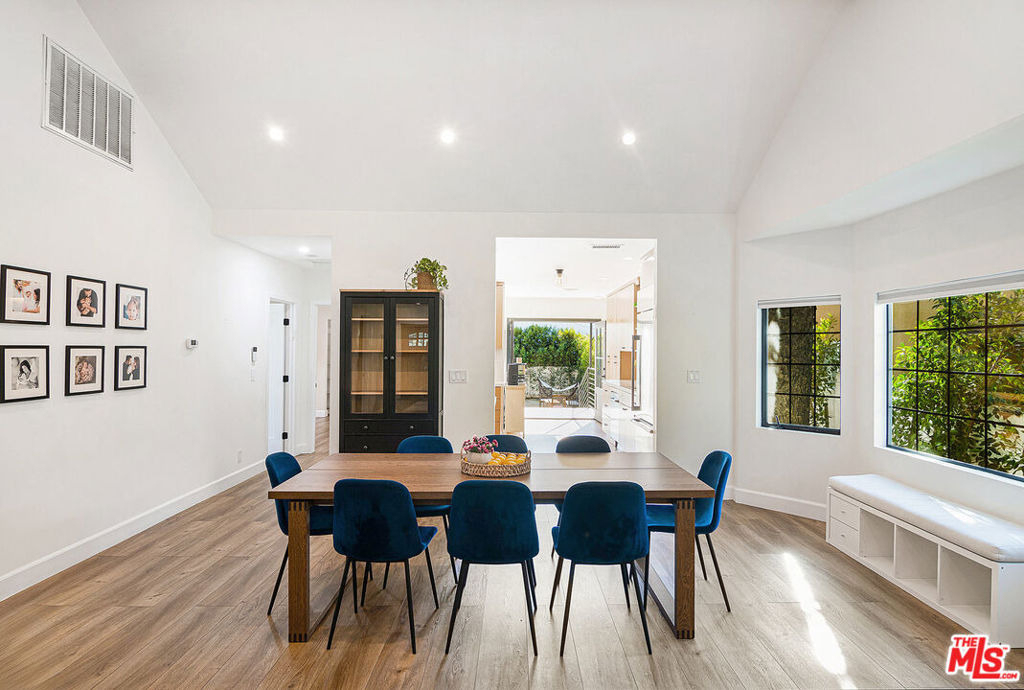 13220 Erwin Street - Photo 7