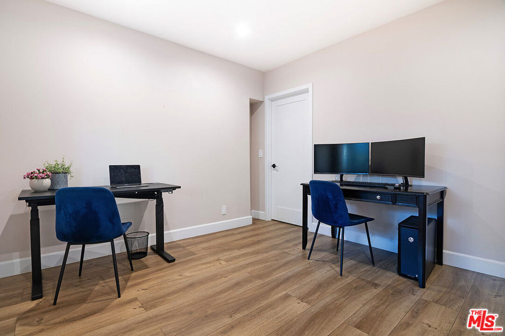 13220 Erwin Street - Photo 22