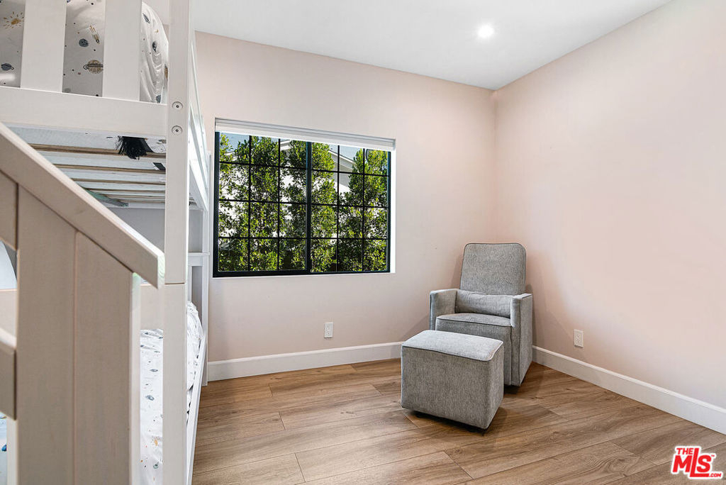 13220 Erwin Street - Photo 18