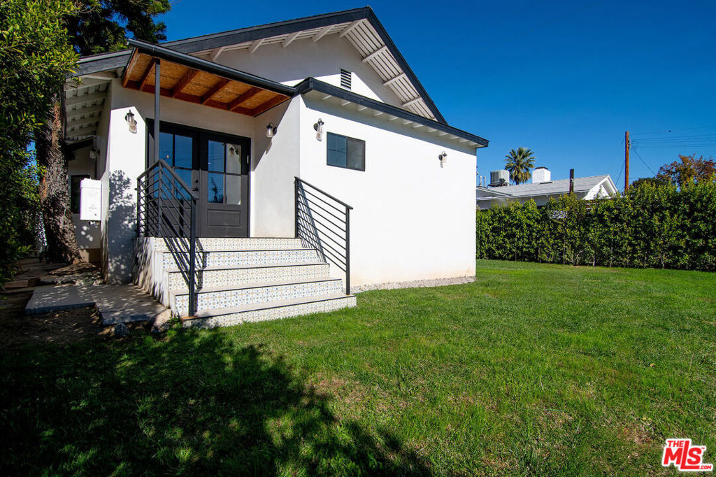 13220 Erwin Street - Photo 27