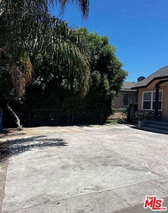 634 E 87th Street - Photo 15