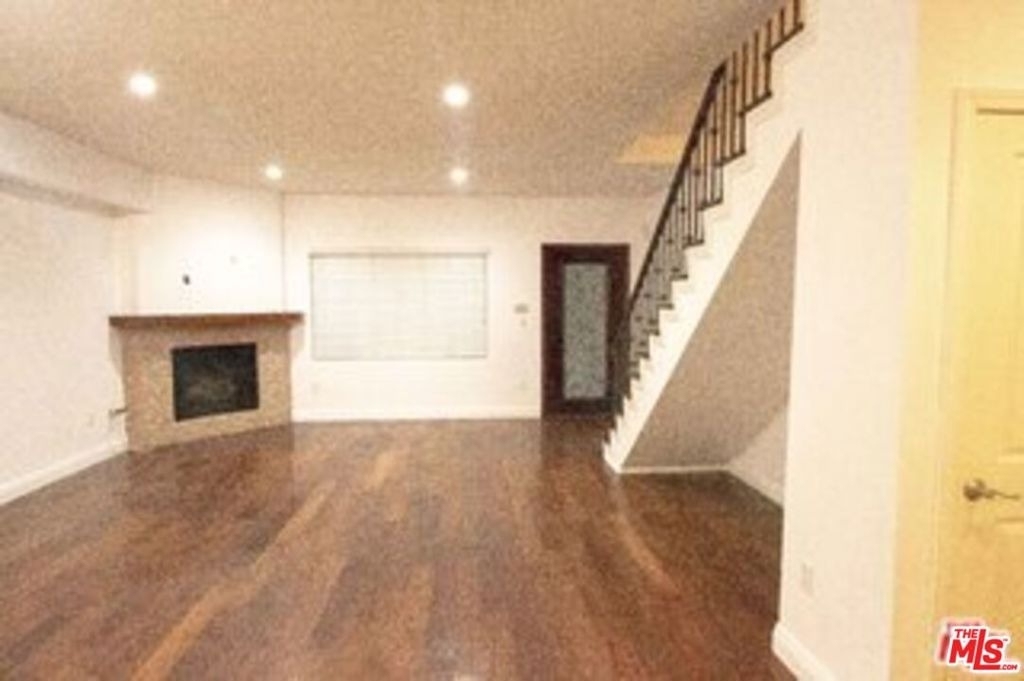 4428 Fulton Avenue - Photo 5