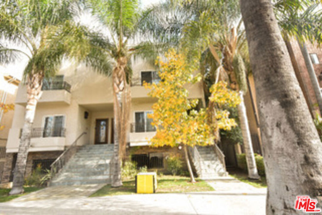 4428 Fulton Avenue - Photo 1