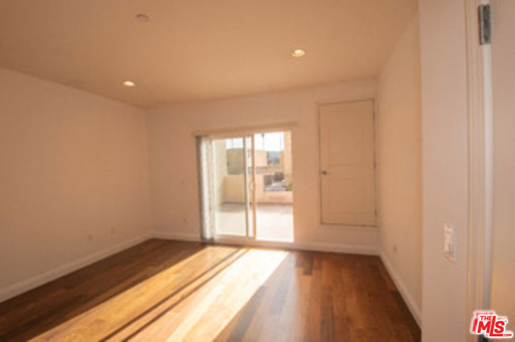 4428 Fulton Avenue - Photo 8