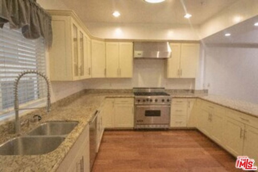 4428 Fulton Avenue - Photo 7