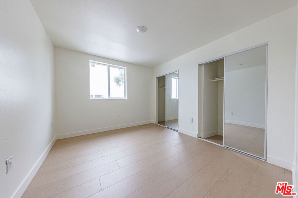 442 E 118th Street - Photo 2