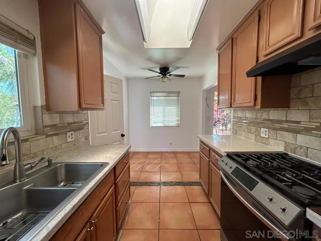 743 Park Pl - Photo 7