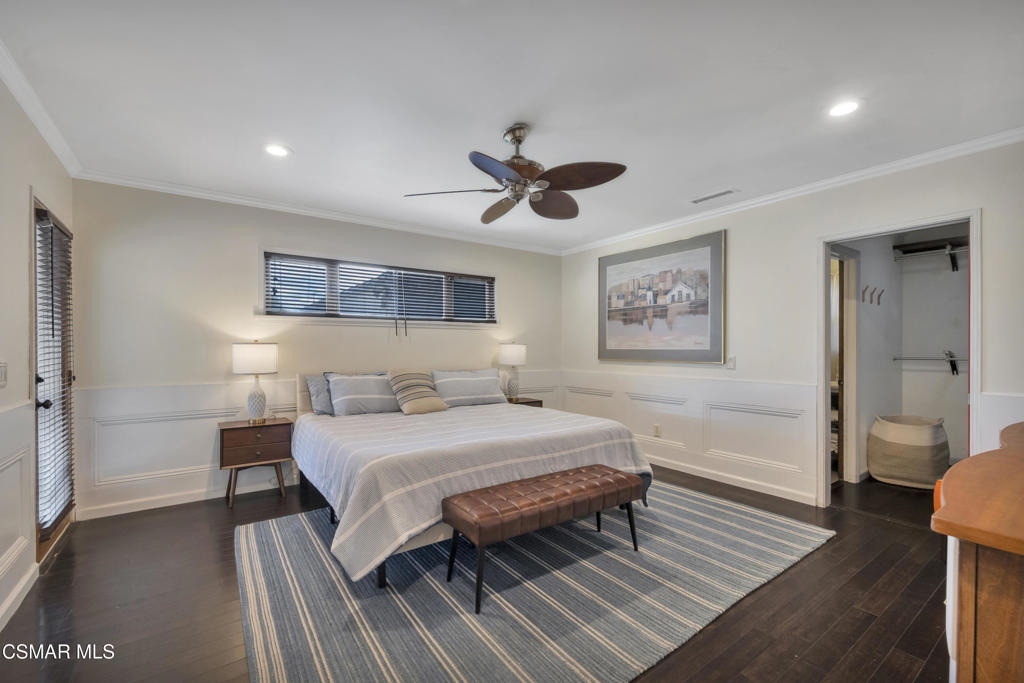 3870 Clark Avenue - Photo 11