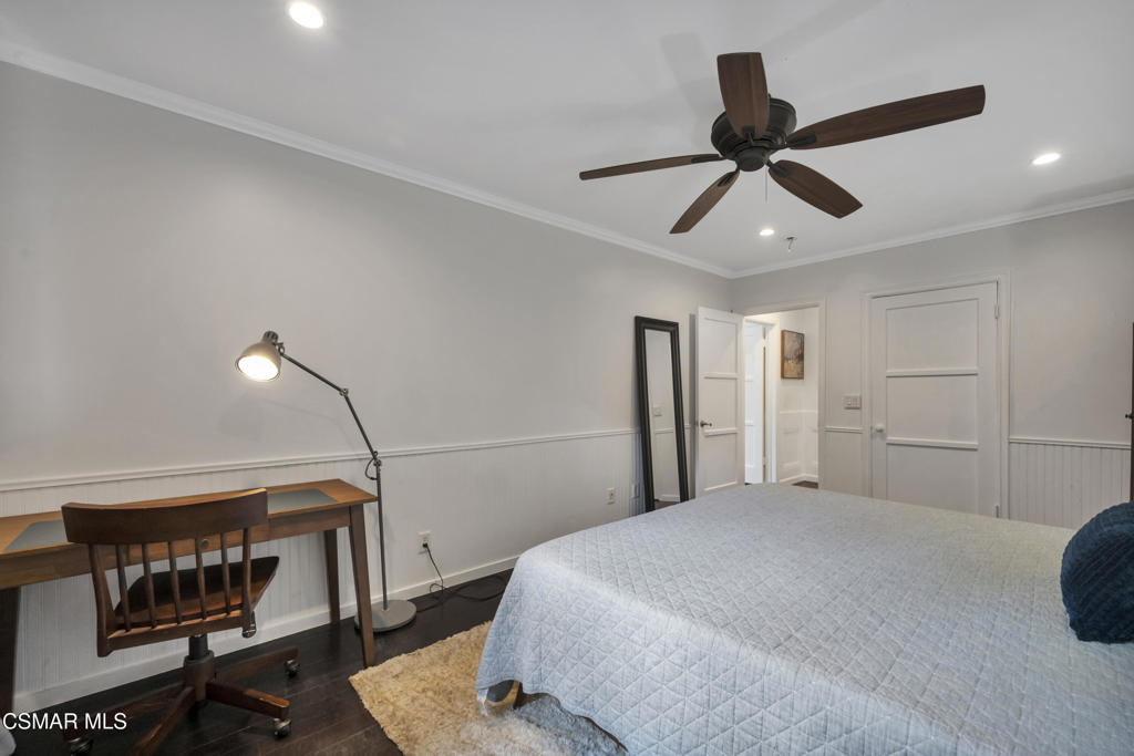 3870 Clark Avenue - Photo 14