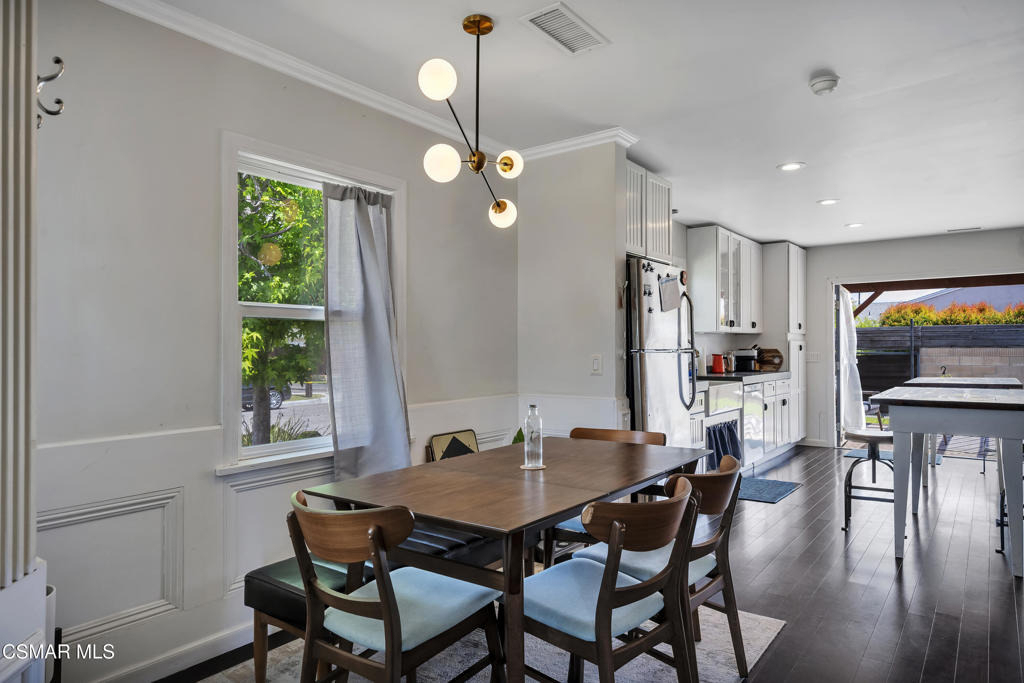 3870 Clark Avenue - Photo 4