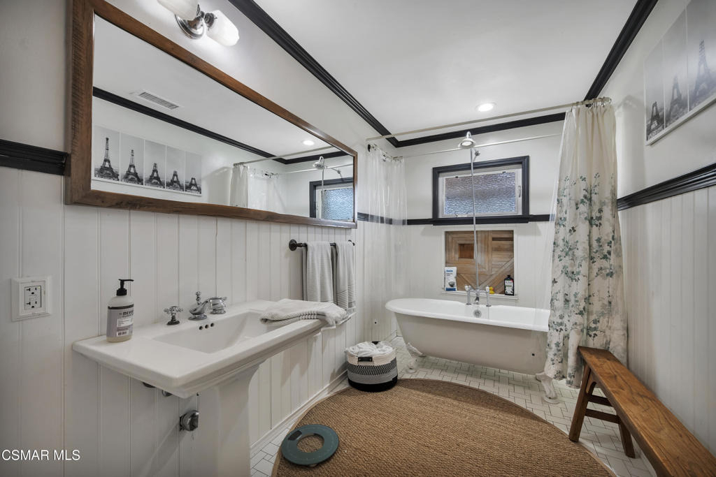 3870 Clark Avenue - Photo 19