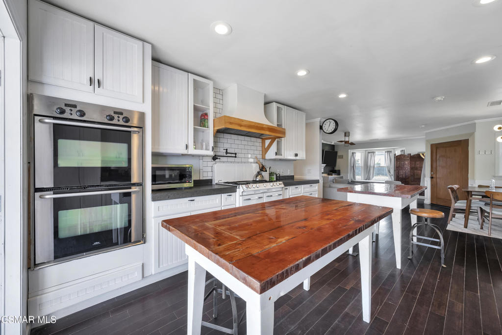 3870 Clark Avenue - Photo 8