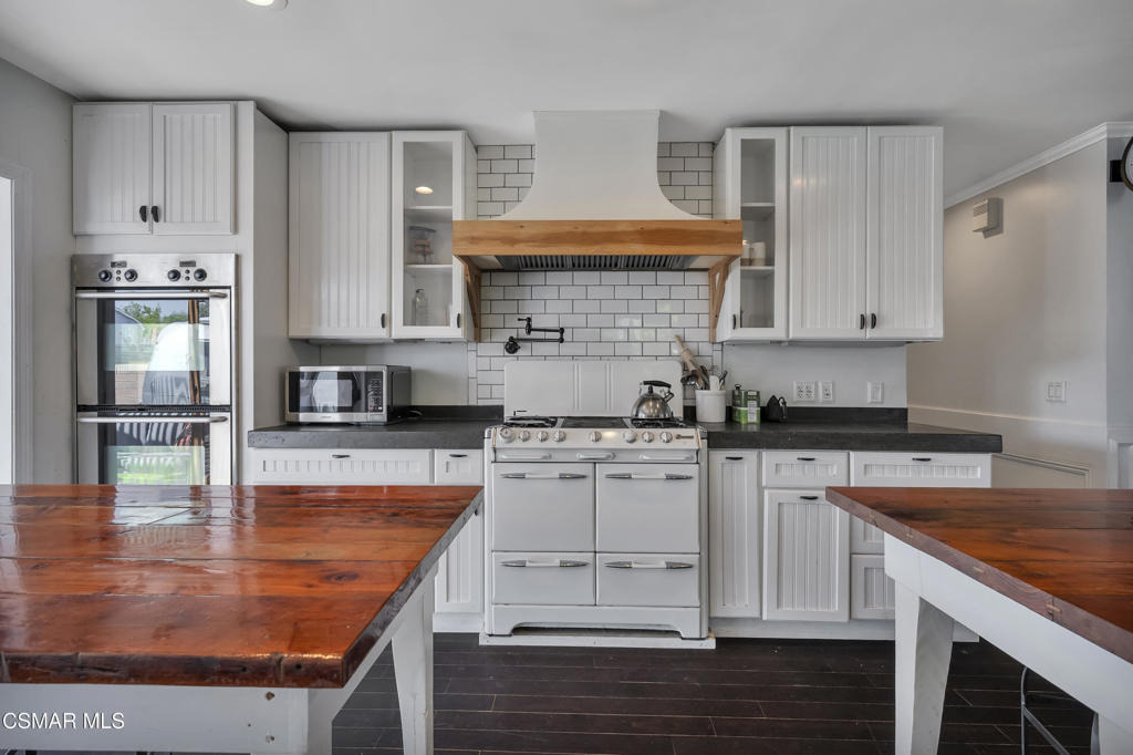 3870 Clark Avenue - Photo 6