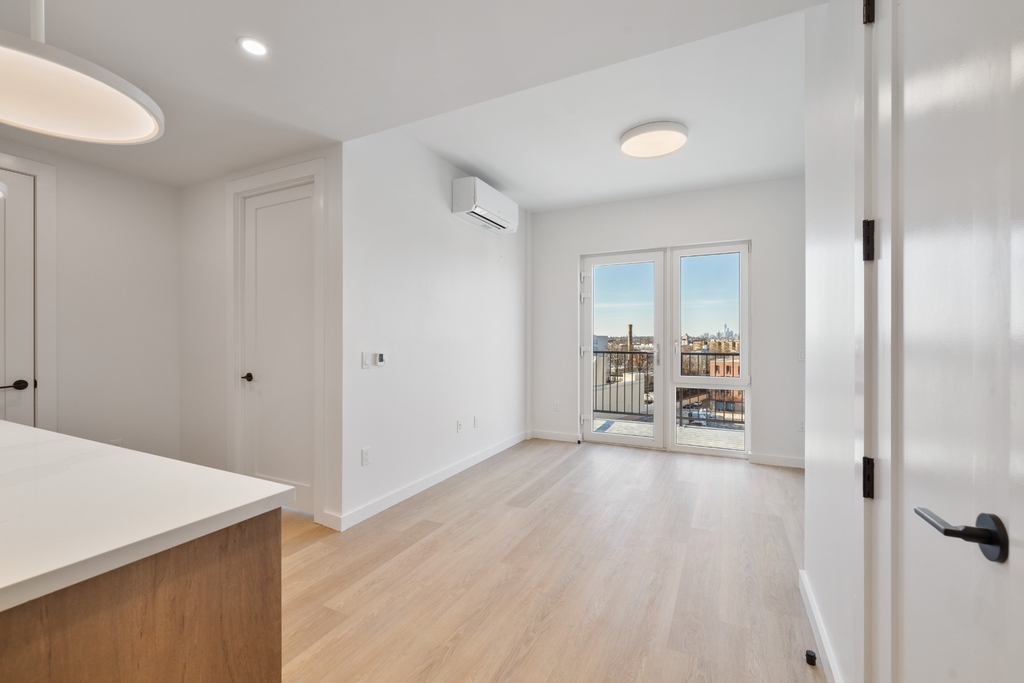 1615 Cedar Street - Photo 2