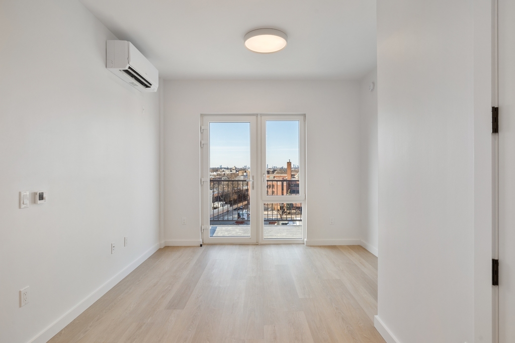 1615 Cedar Street - Photo 3