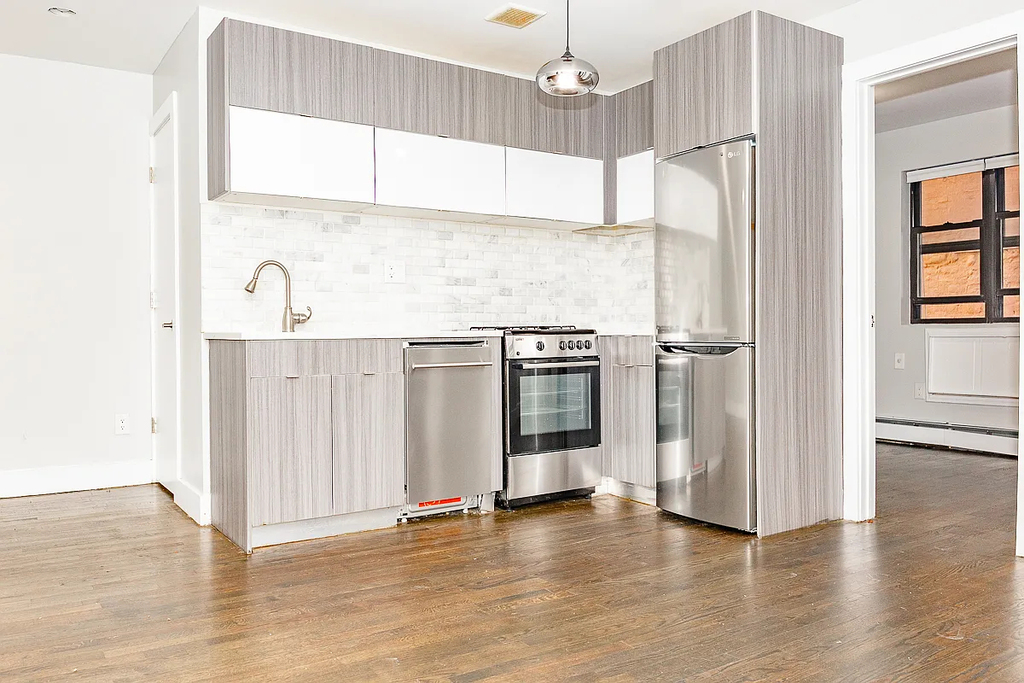 207 Schaefer Street - Photo 2