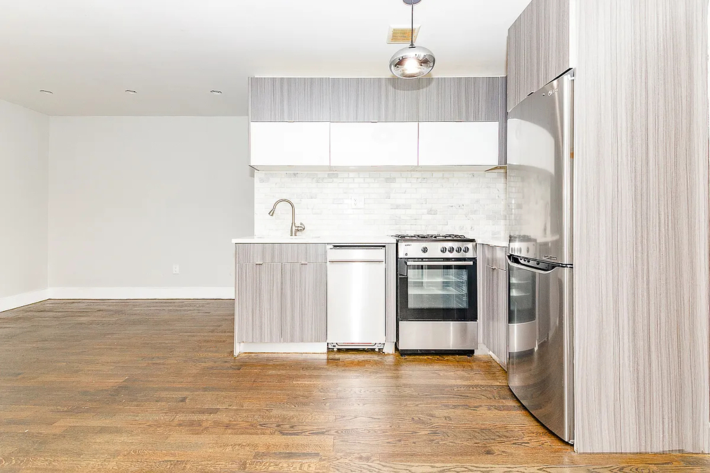 207 Schaefer Street - Photo 5
