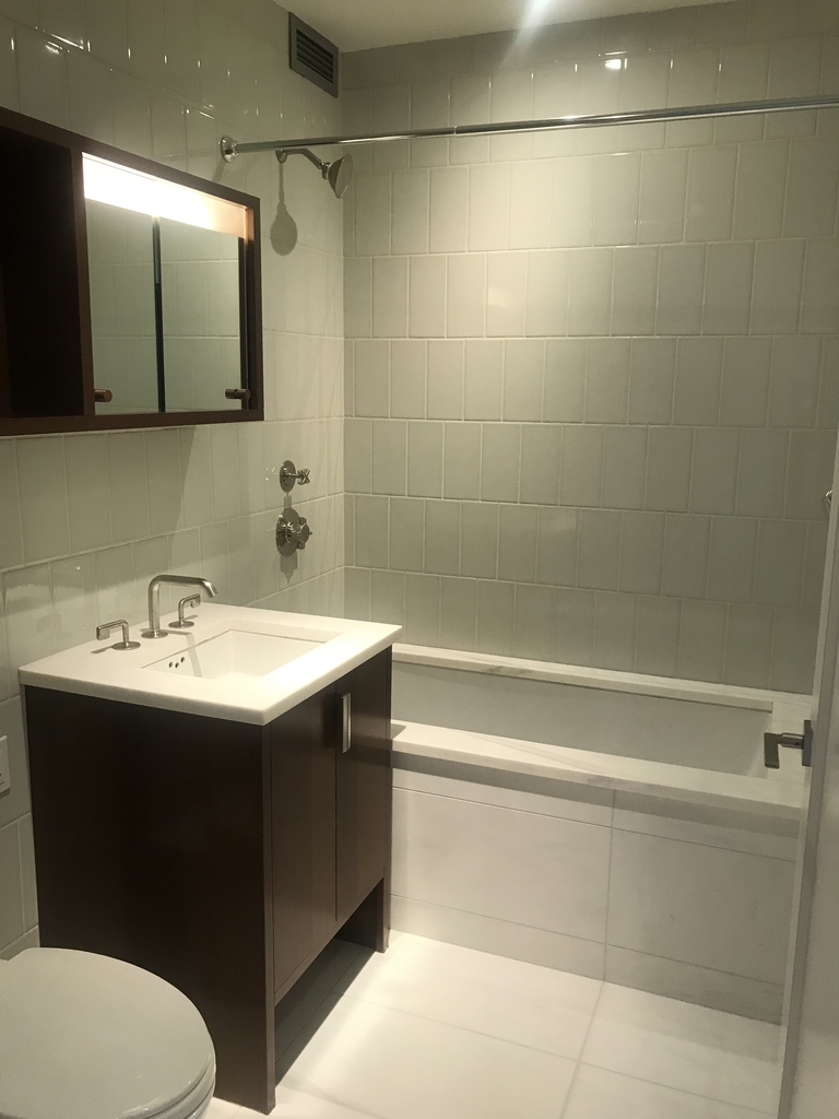 60 Riverside Boulevard - Photo 8
