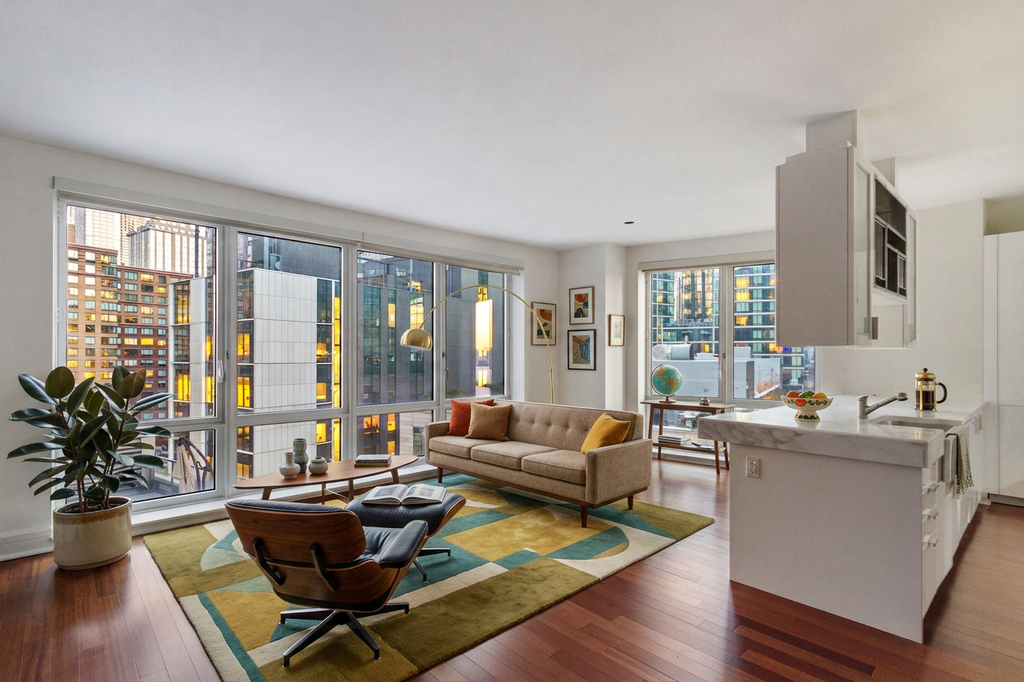 60 Riverside Boulevard - Photo 0