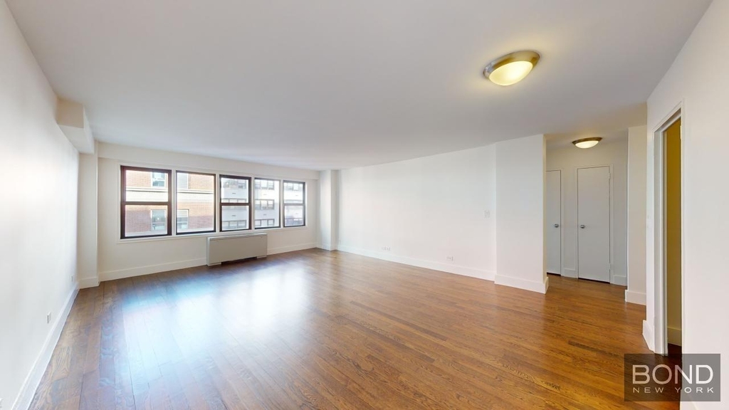 East 63rd Street - Photo 0