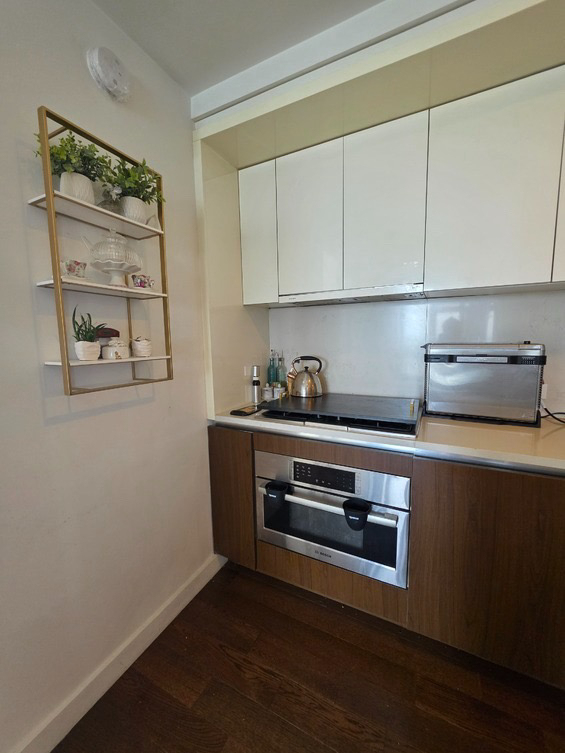 605 West 42nd Street - Photo 2