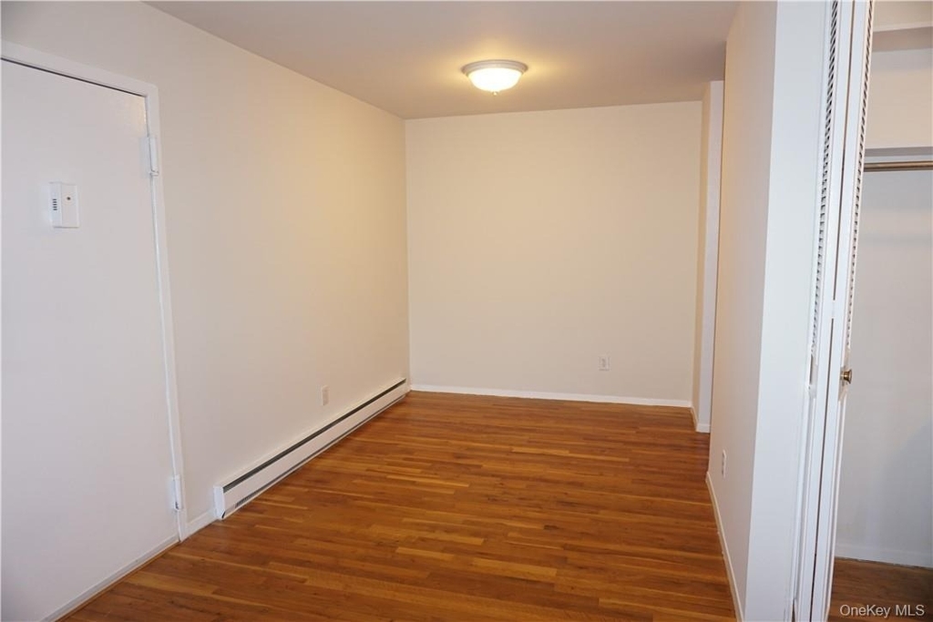 260 West Street - Photo 8