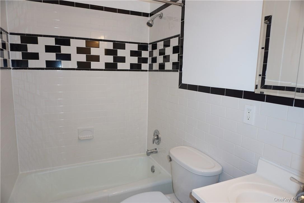 260 West Street - Photo 12