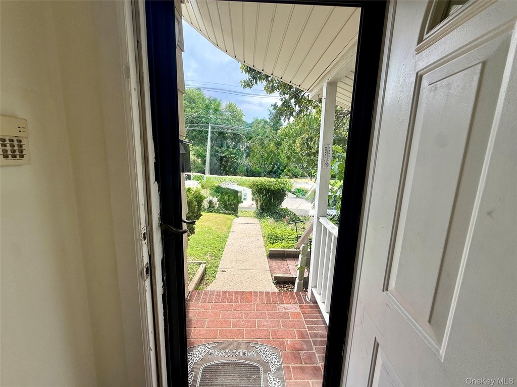 175 S Brookside Avenue - Photo 2