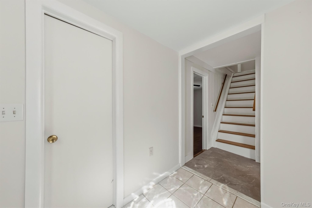 212 Center Street - Photo 3