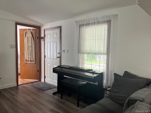 525 Riverleigh Ave - Photo 4