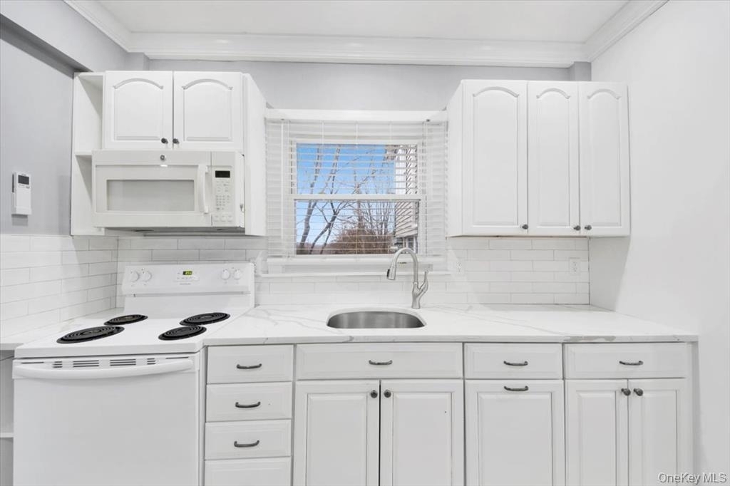 39 Helena Avenue - Photo 9