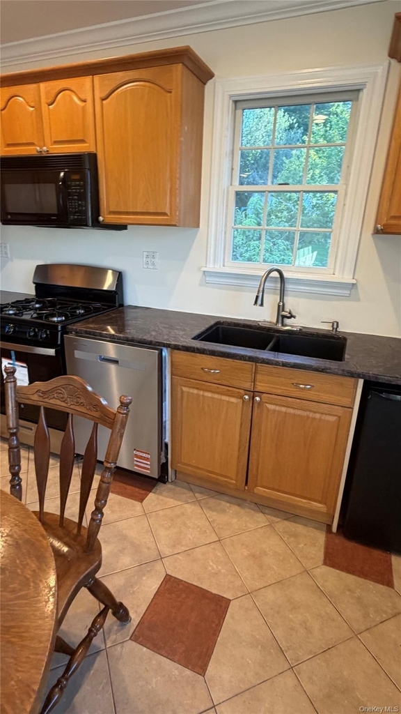 63 Harding Avenue - Photo 2