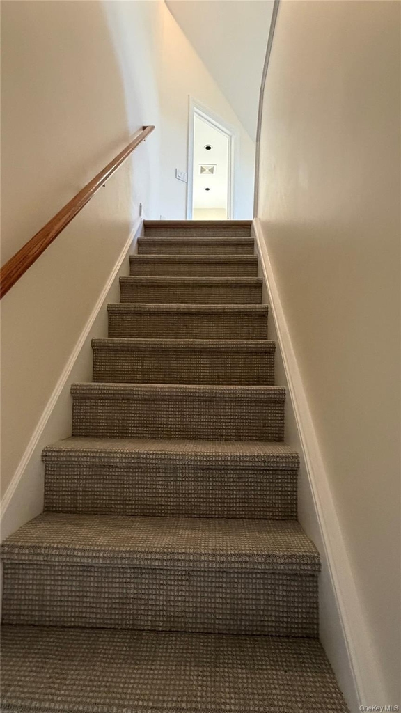 63 Harding Avenue - Photo 14