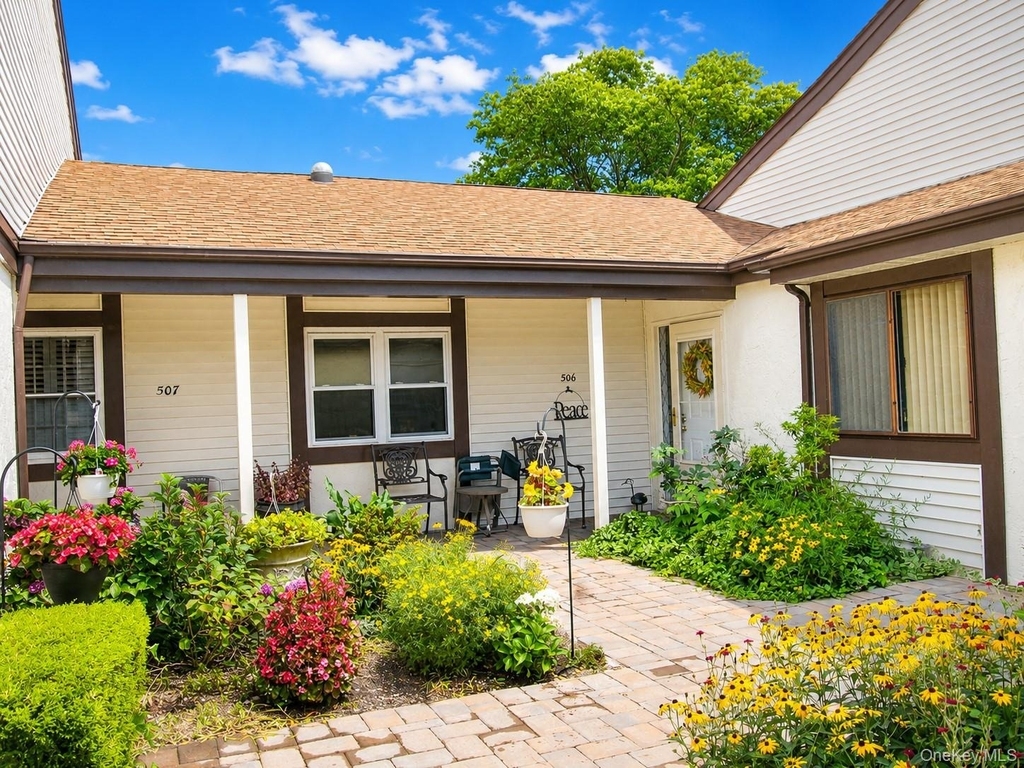 506 Alden Court N - Photo 0