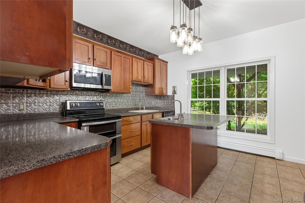 7 Van Keuren Avenue - Photo 11