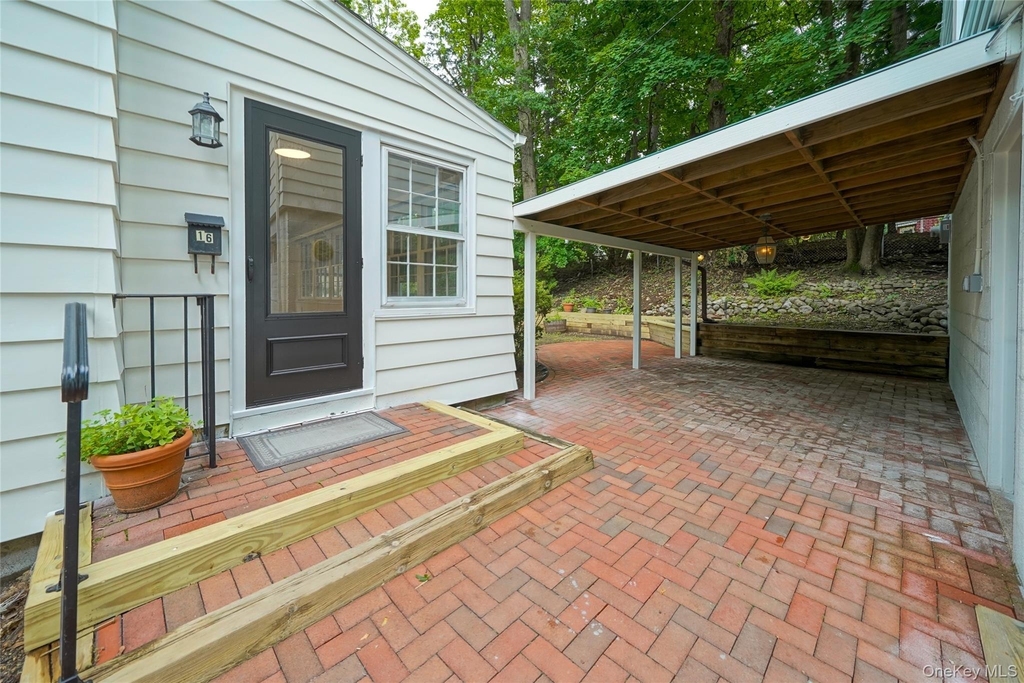 16 Brook St - Photo 8