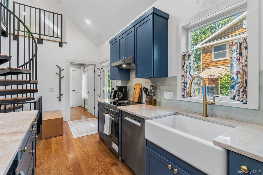 103 Hastings Avenue - Photo 5
