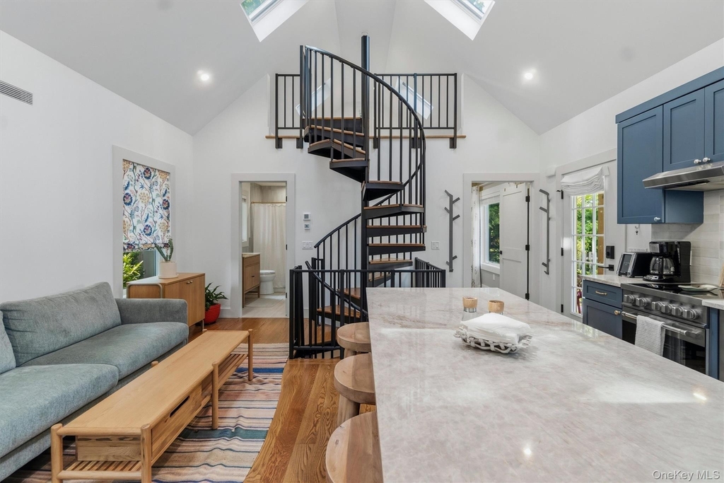 103 Hastings Avenue - Photo 11