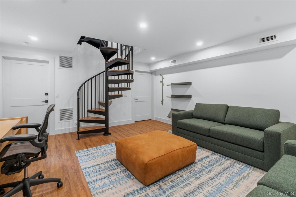 103 Hastings Avenue - Photo 20