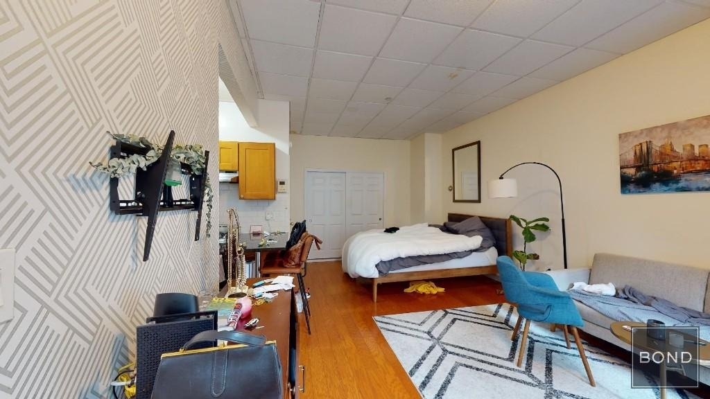 794 Lexington Avenue - Photo 2