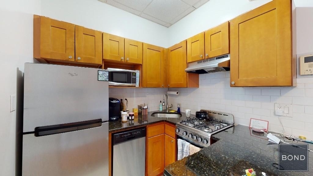 794 Lexington Avenue - Photo 3