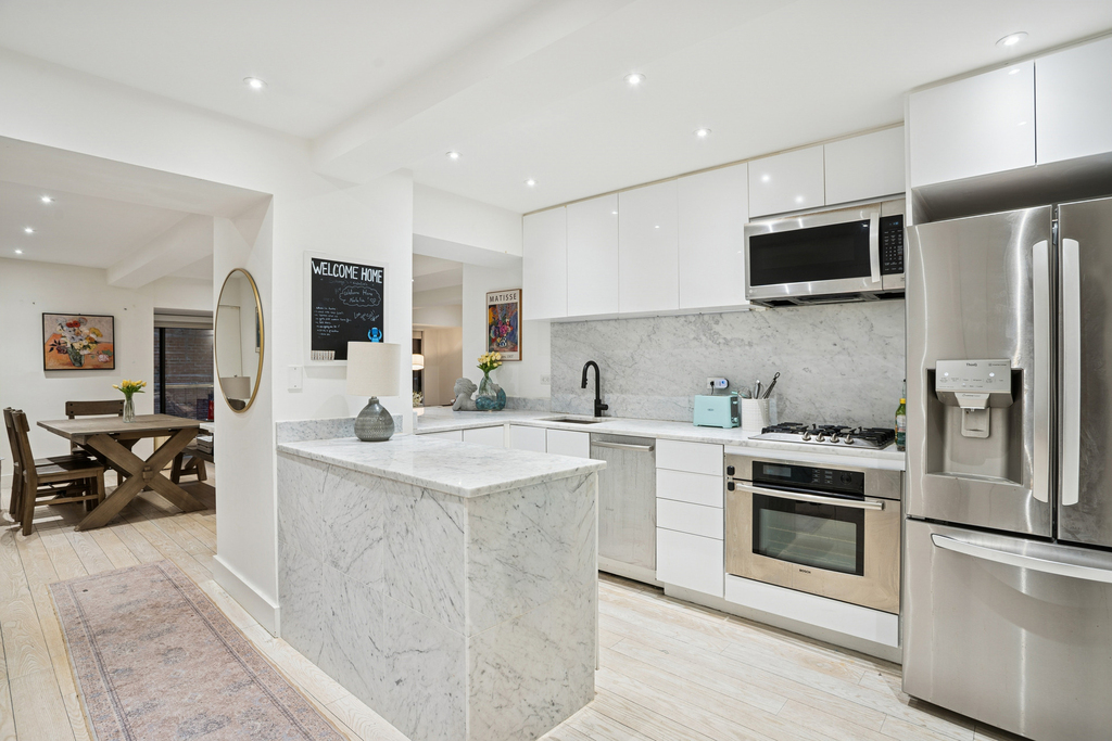 254 Park Avenue S - Photo 4