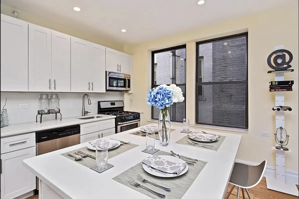 750 Riverside Drive - Photo 3