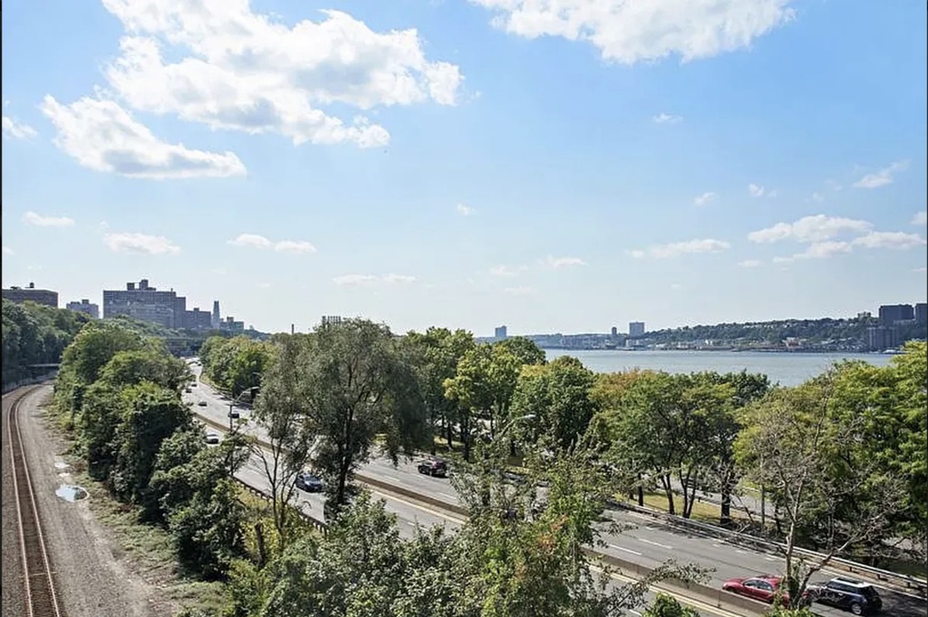 750 Riverside Drive - Photo 8
