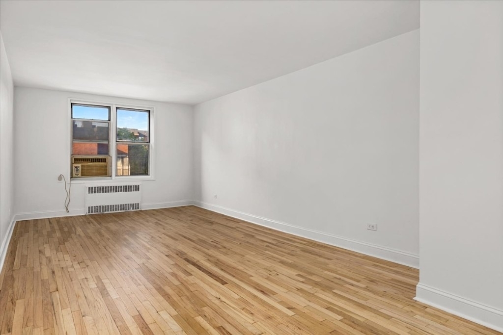 67-30 Clyde Street - Photo 4
