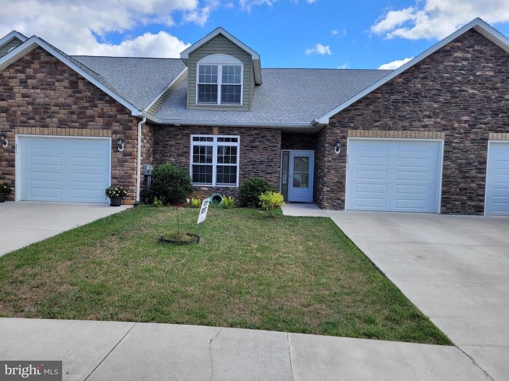 315 Baltusrol Drive - Photo 0