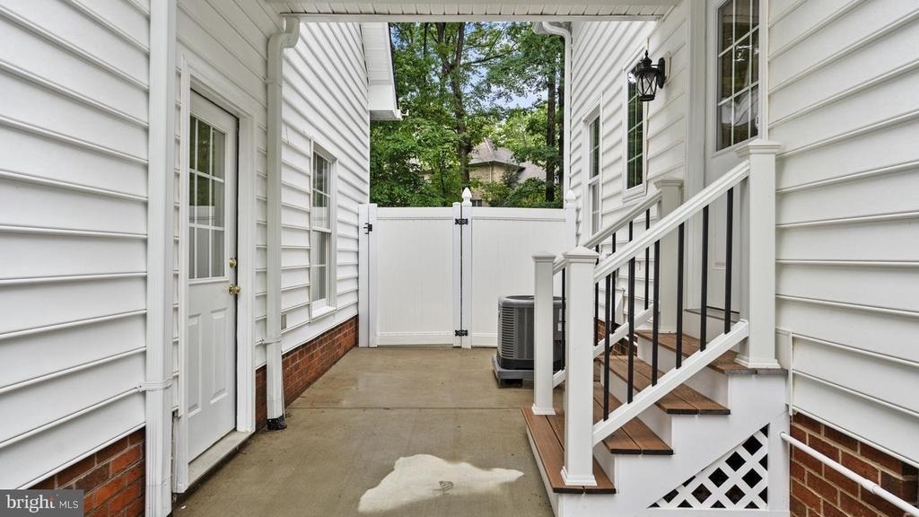 10714 Kirkland Drive - Photo 41