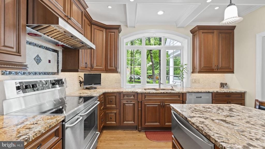 10714 Kirkland Drive - Photo 4