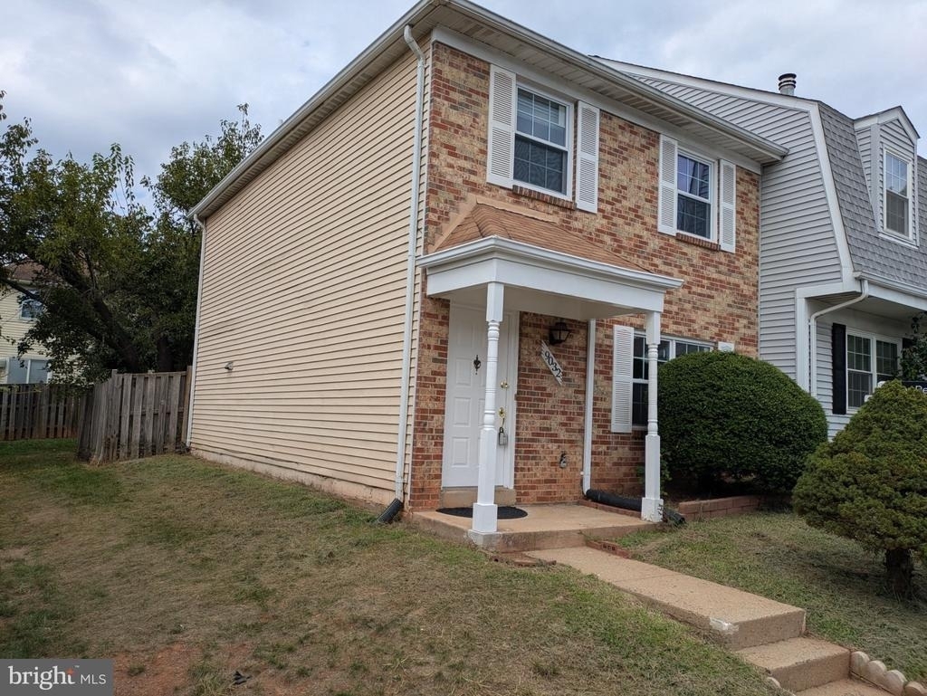 9032 Whispering Pine Court - Photo 3