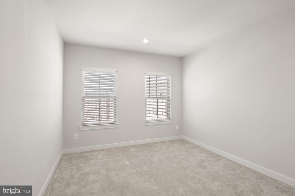 42564 Invergordon Terrace - Photo 26
